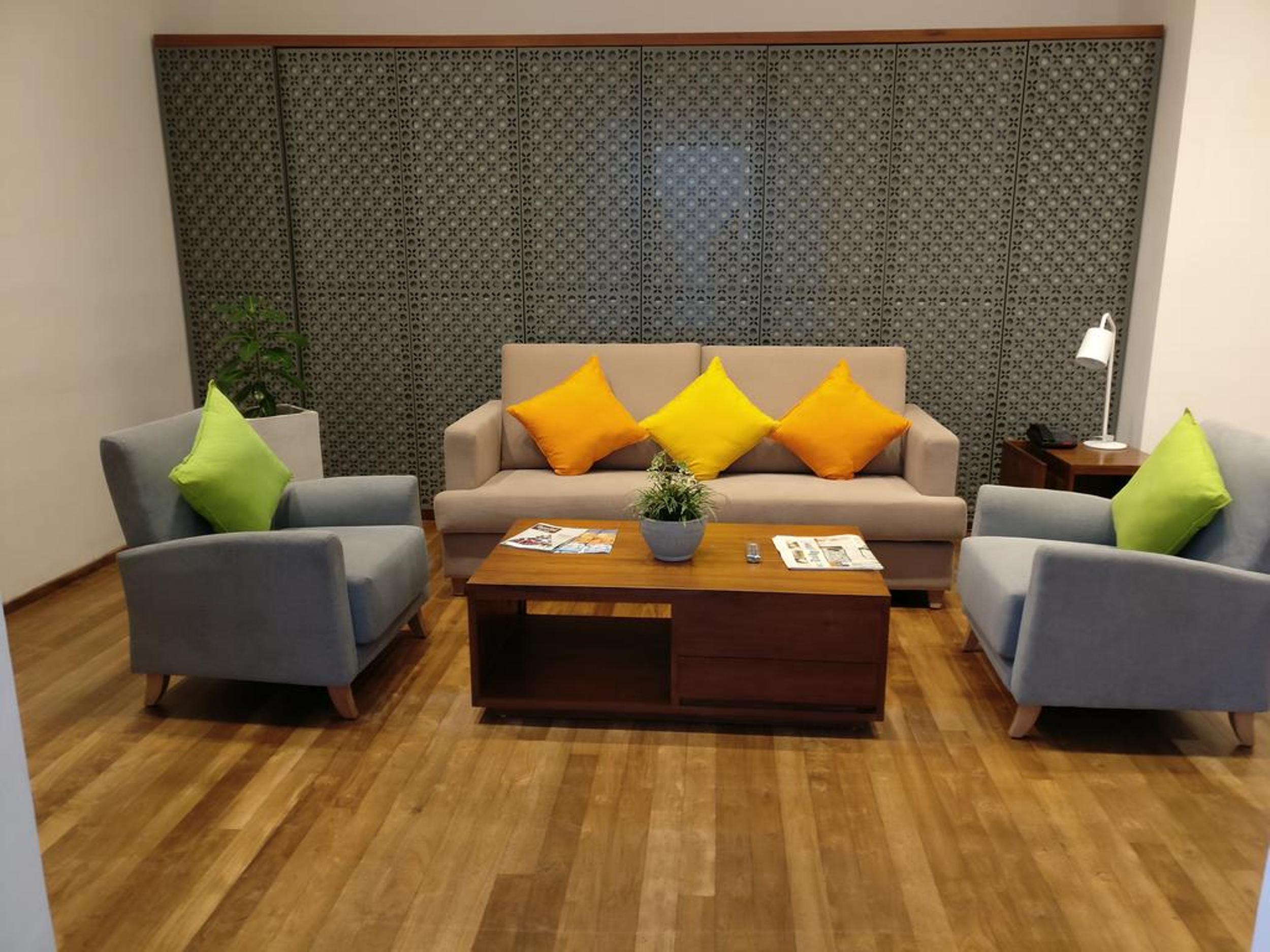 Ocean Edge Suites & Hotel Коломбо Екстериор снимка