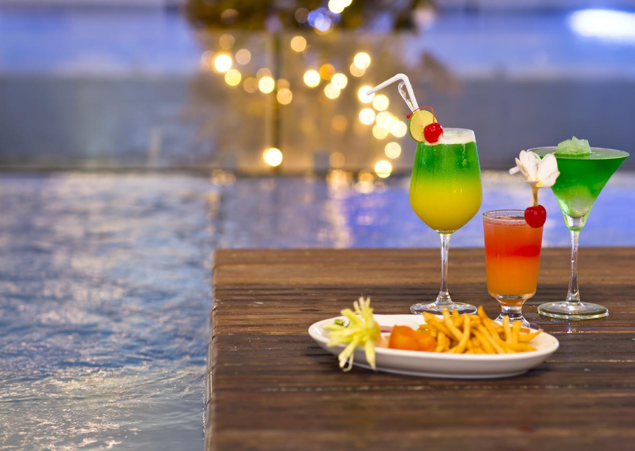 Ocean Edge Suites & Hotel Коломбо Екстериор снимка
