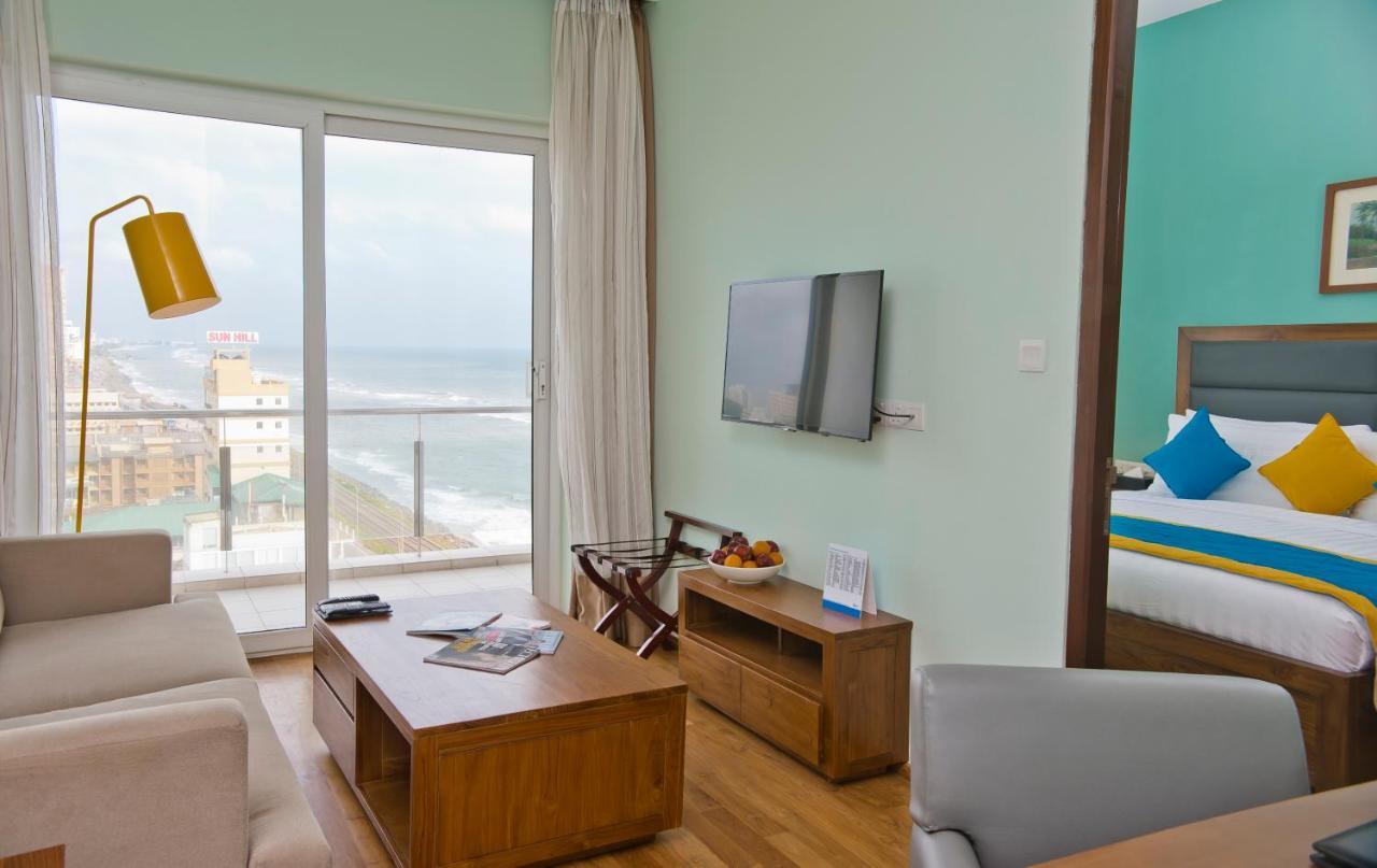 Ocean Edge Suites & Hotel Коломбо Екстериор снимка