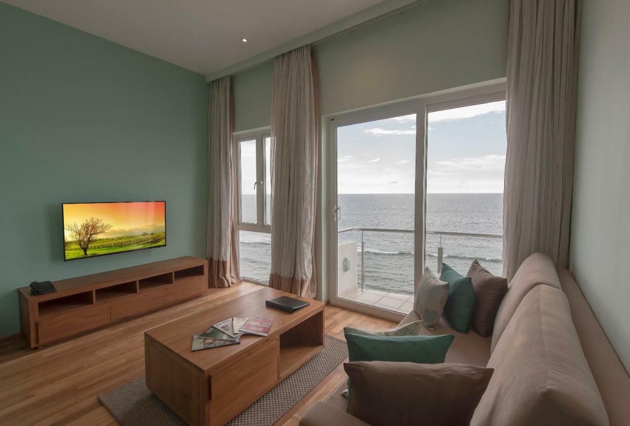 Ocean Edge Suites & Hotel Коломбо Екстериор снимка