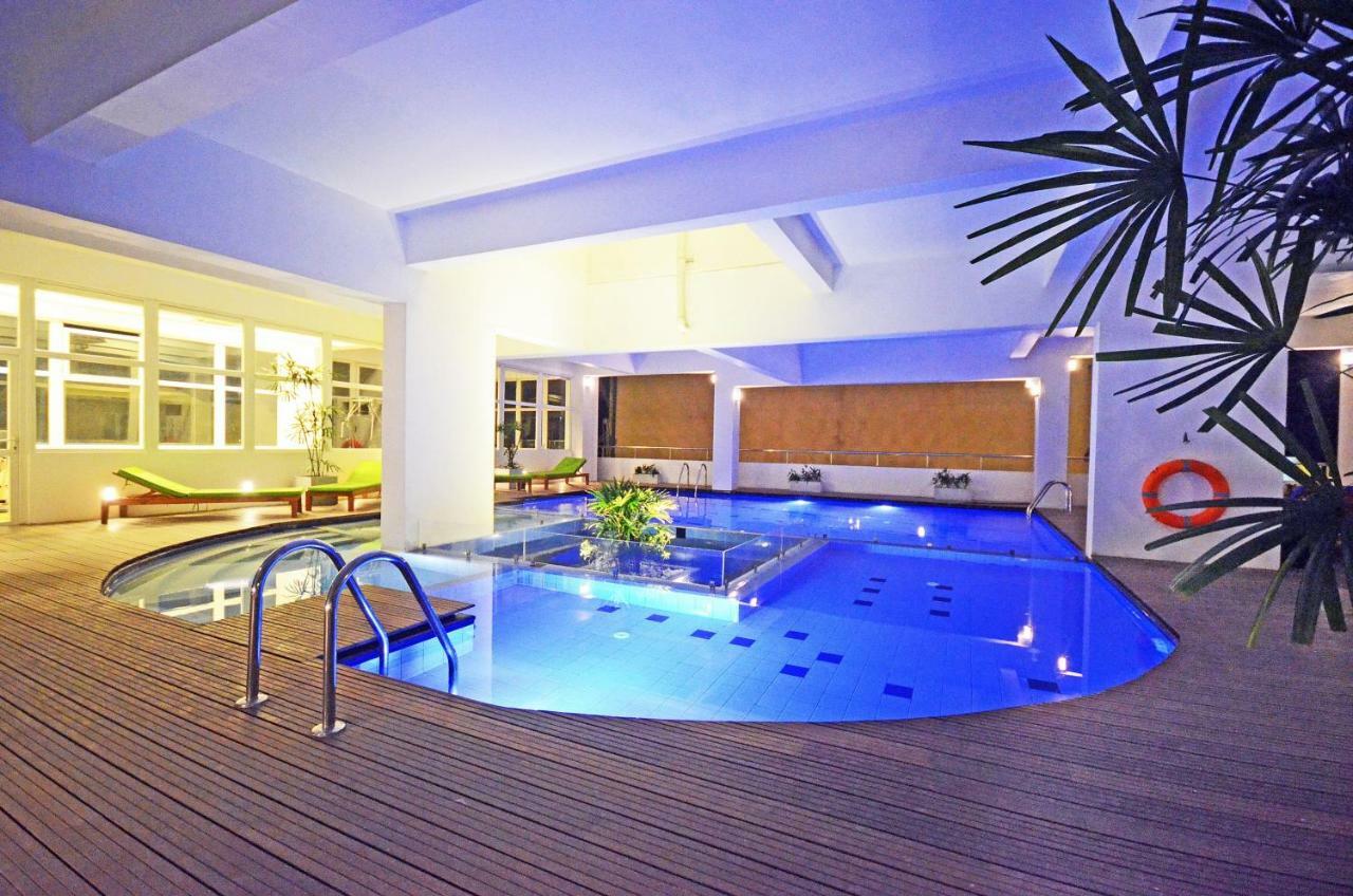Ocean Edge Suites & Hotel Коломбо Екстериор снимка